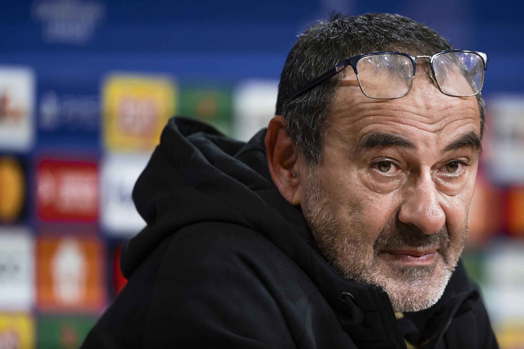 Maurizio Sarri, neo allenatore della SS Lazio, chiede chiarezza a Lotito sul blocco del mercato in entrata.