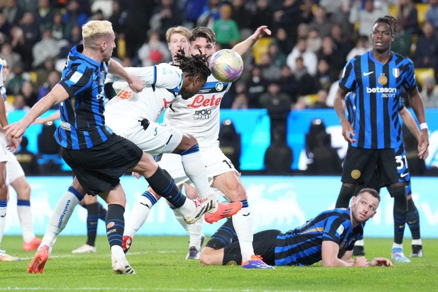 Da avversario a possibile compagno di squadra: Ademola Lookman può trasferirsi dall’Atalanta all’Inter