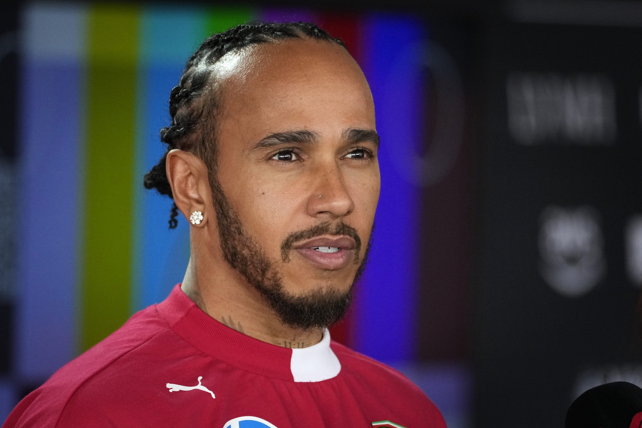 Lewis Hamilton è ancora a caccia del primo podio con la Ferrari.