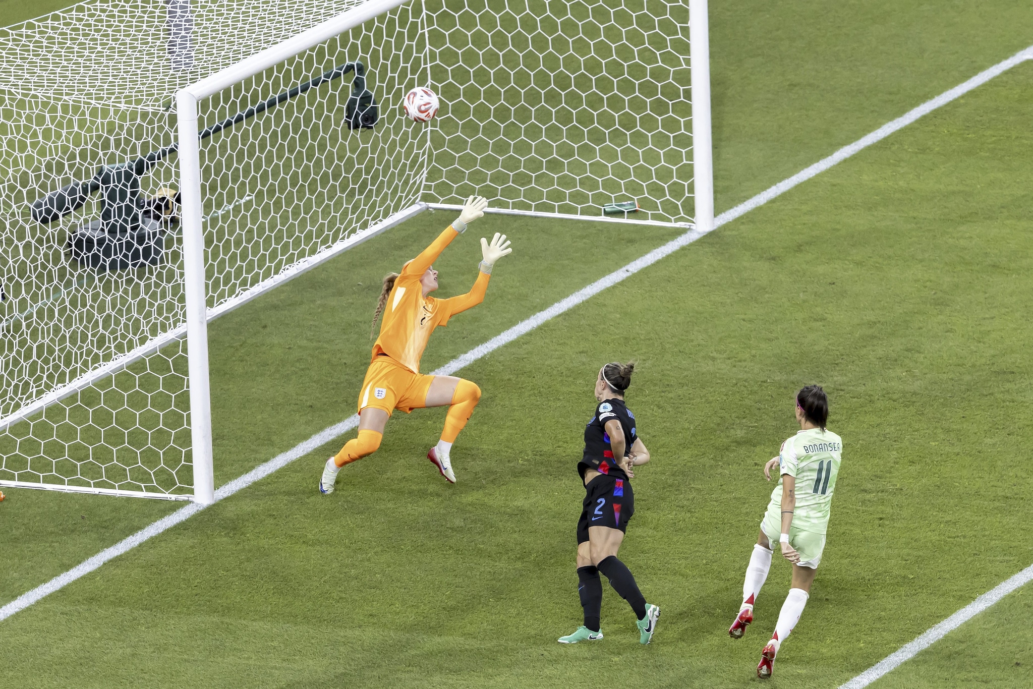 Il gol di Bonansea con un sinistro potentissimo.