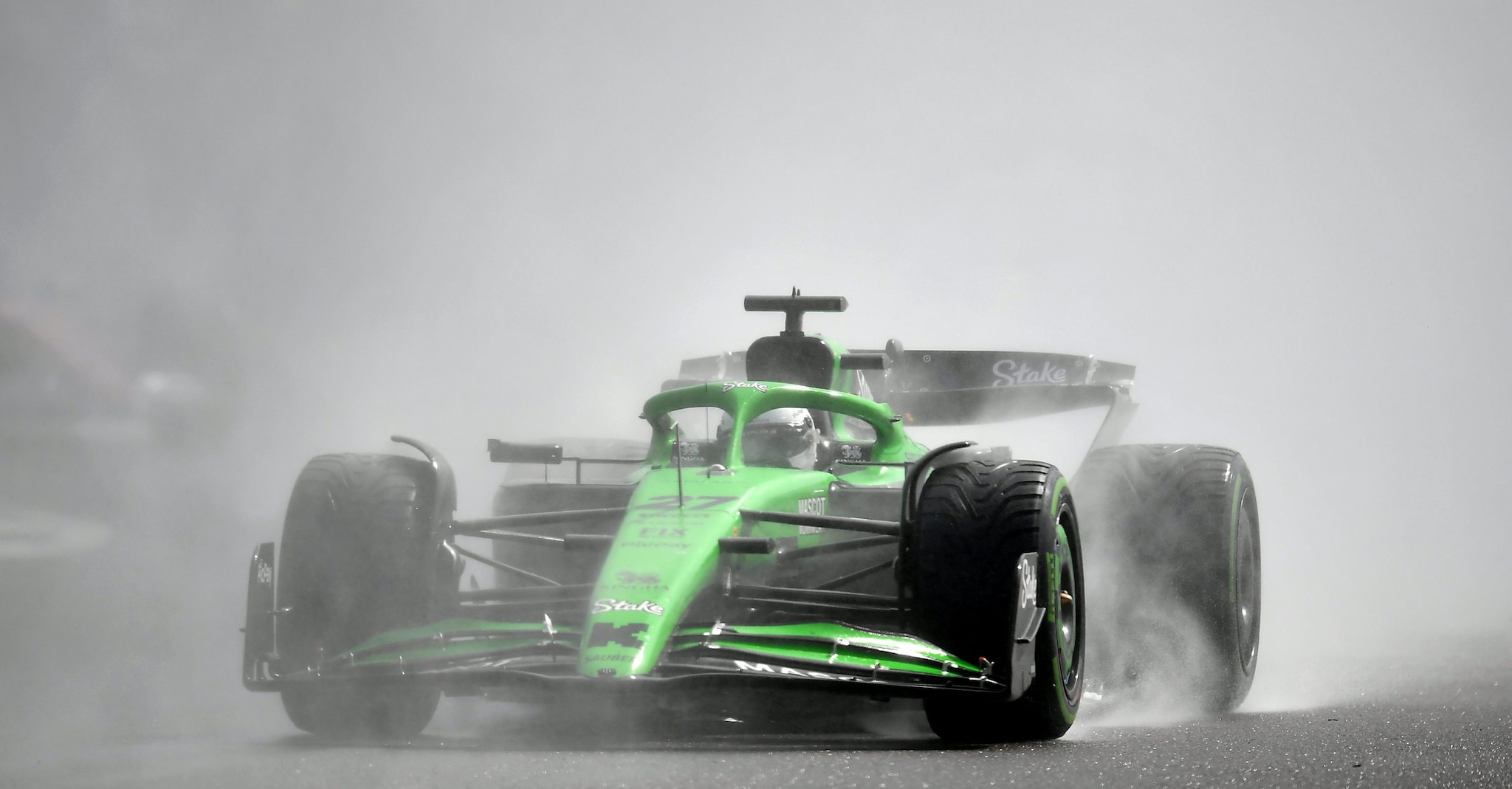 Norris vince davanti a Piastri a Silverstone, ma sotto la pioggia l'impresa è di Hulkenberg: Ferrari arranca