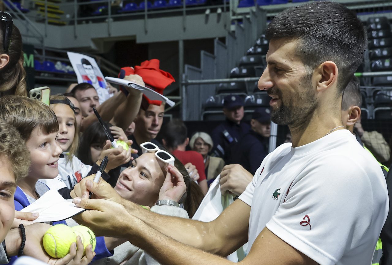 La pallina di Djokovic a Wimbledon vale oro: battuta all’asta per oltre 2.500 euro