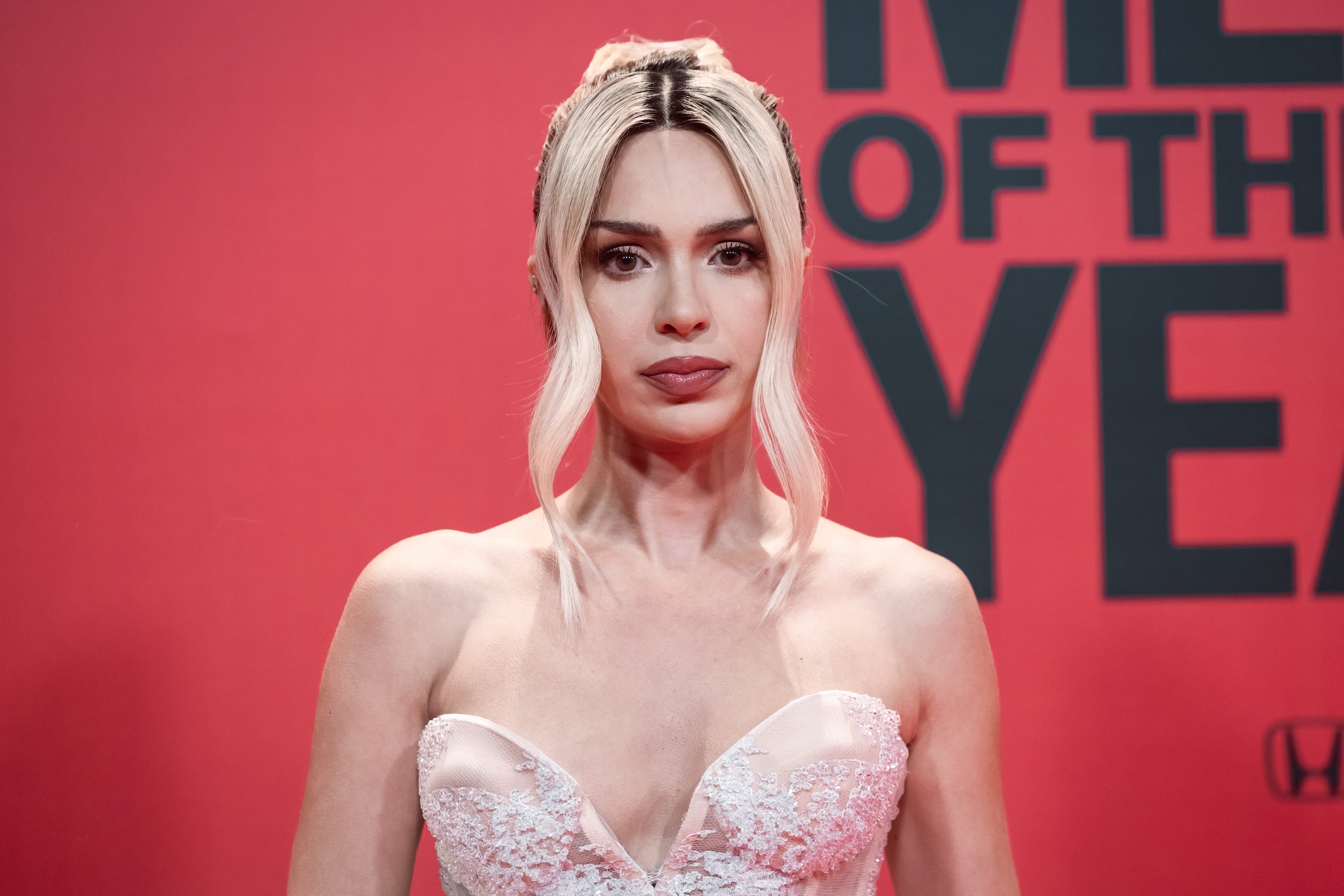 Anche la nota cantante spagnola Bad Gyal dovrebbe partecipare alla resta.