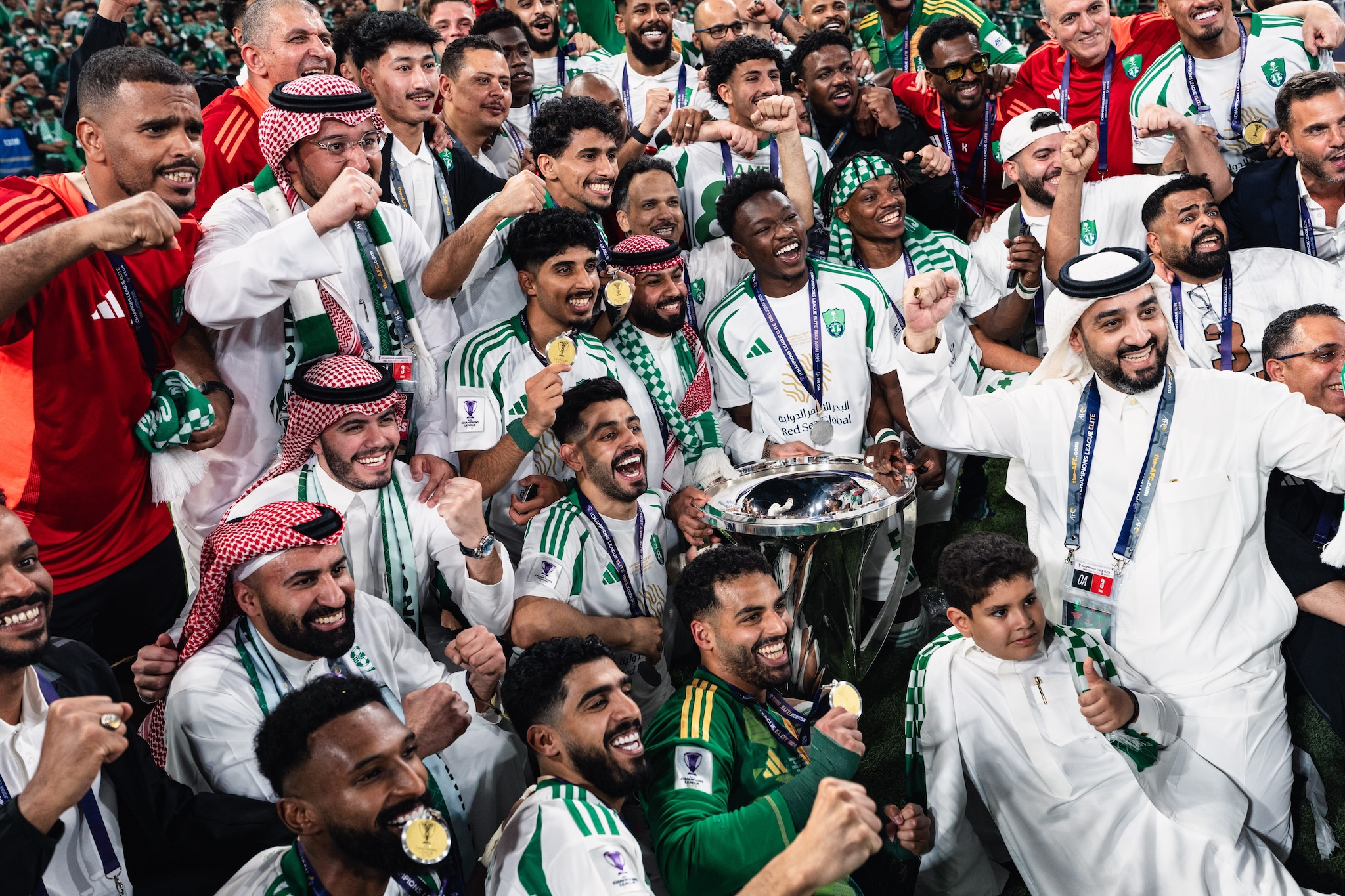 L’Al Ahli dopo aver vinto la Champions League.