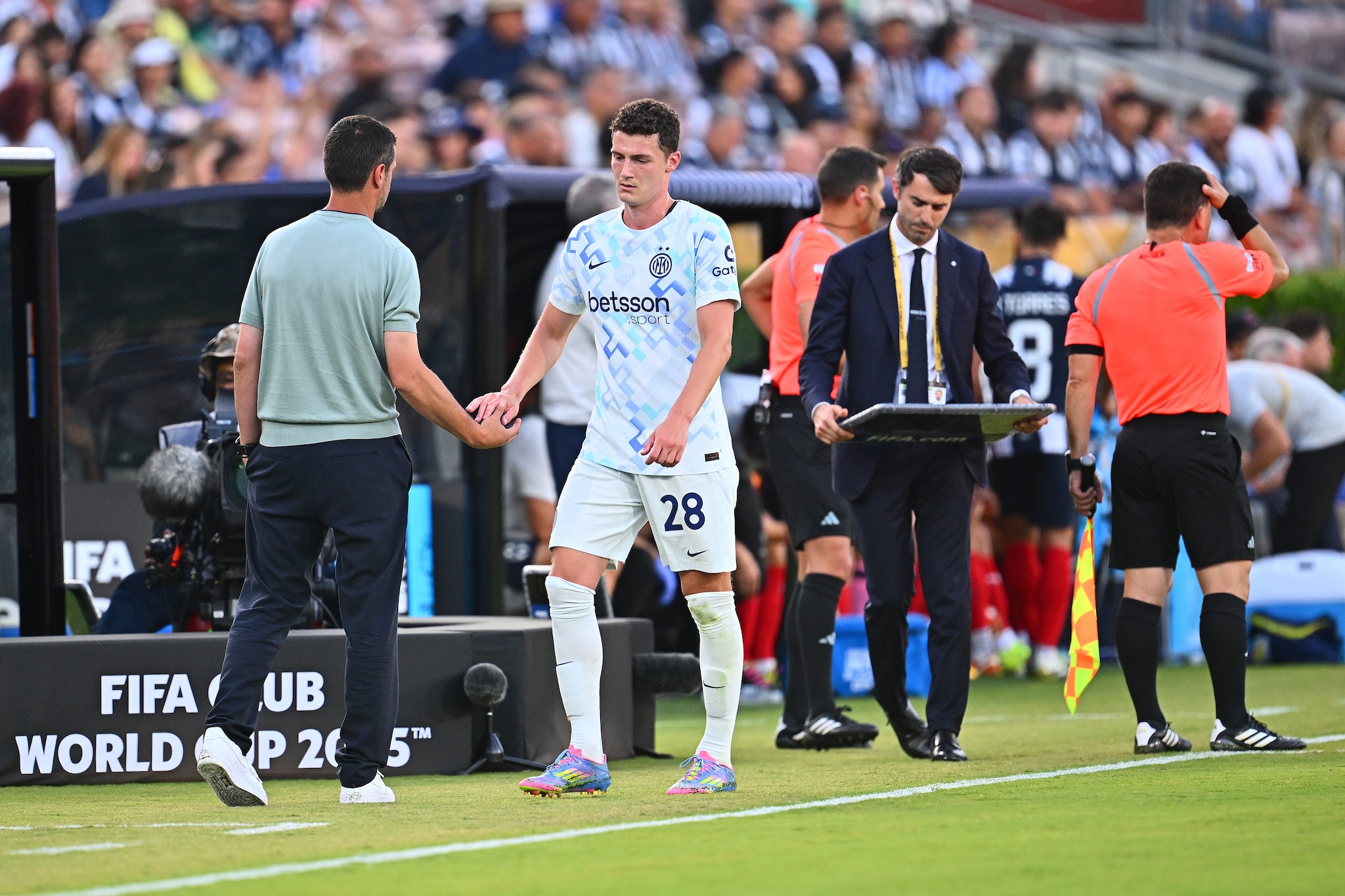 Pavard sostituito contro il Monterrey per infortunio.