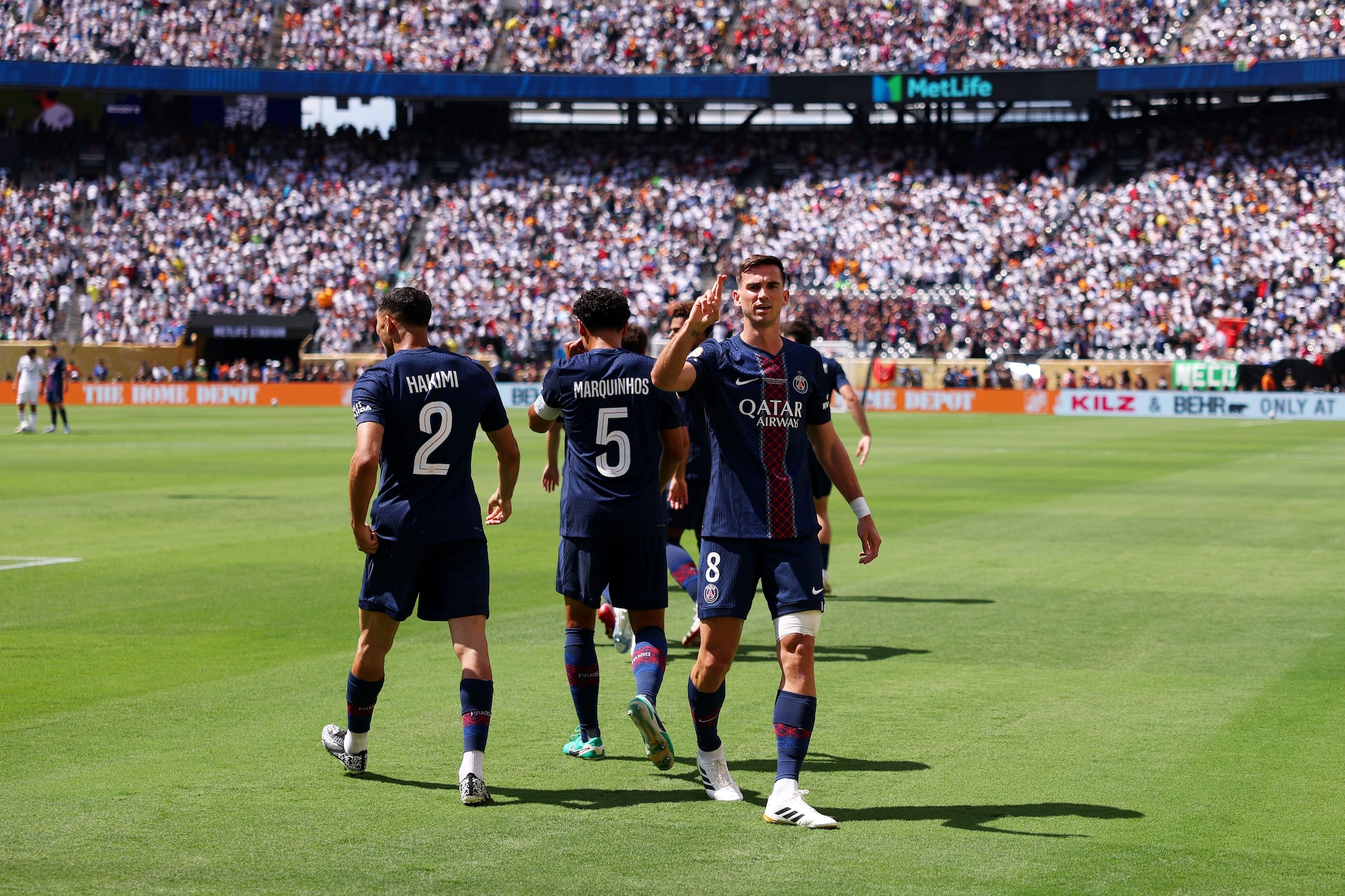 L’esultanza di Fabian Ruiz dopo uno dei due gol.