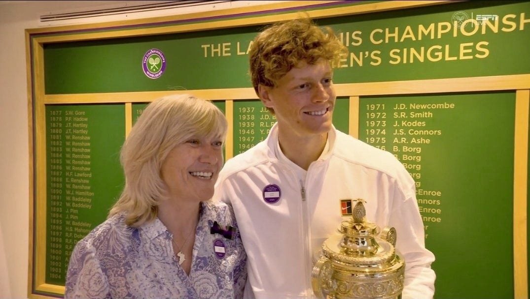 Sinner ottiene la spilla da socio onorario a Wimbledon: ora avrà una serie di privilegi a vita