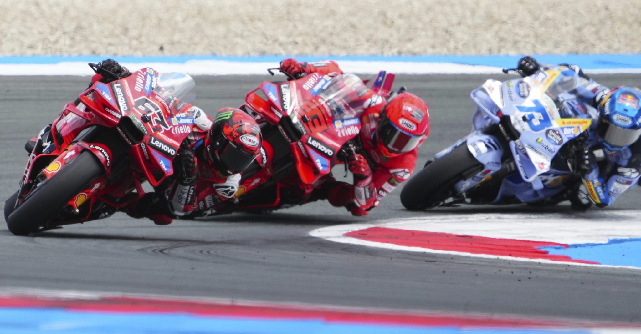 MotoGP, Marc Marquez vince il GP Germania al Sachsenring: Bagnaia terzo, classifica e ordine di arrivo