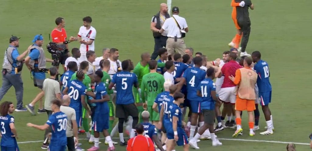 2 Pezzi Fischietto In Plastica Nera Ps Con Fibbia In Ferro E - Foto 13