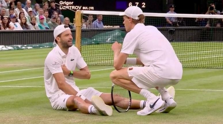 Sinner salvato dal ritiro Dimitrov in lacrime a Wimbledon: Jannik avanza mentre era sotto 2-0