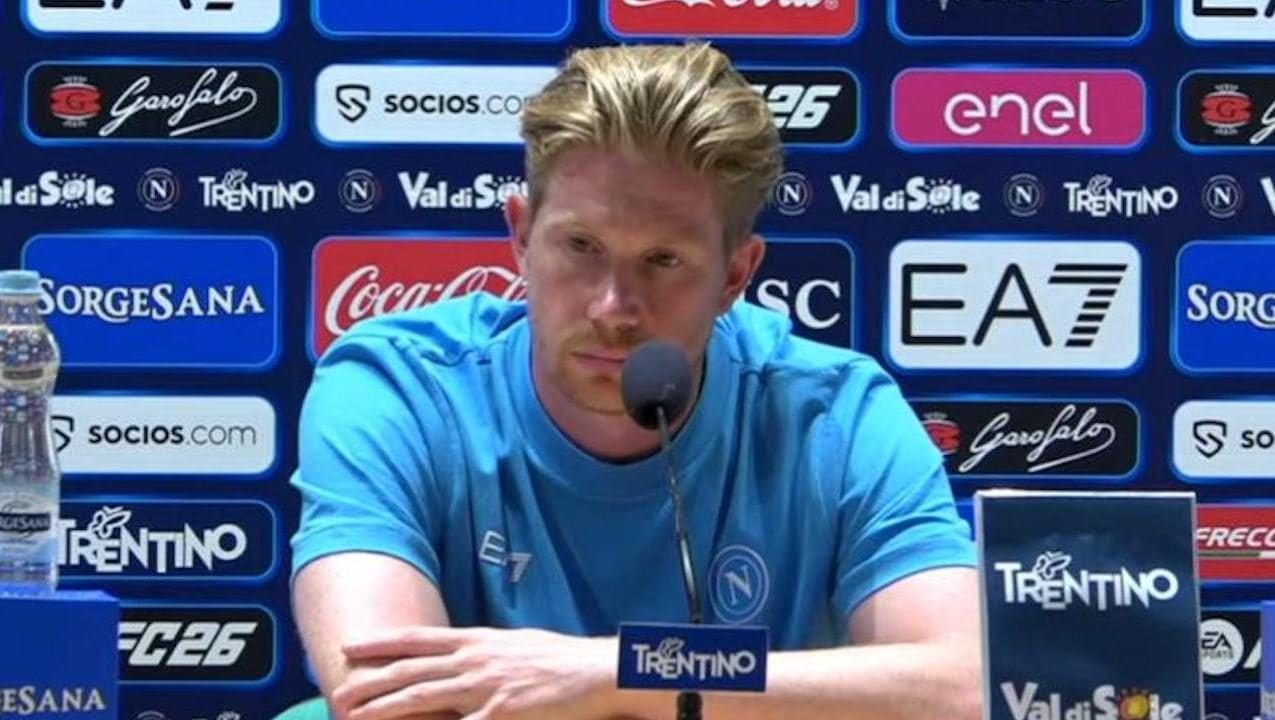 De Bruyne e il 10 di Maradona in allenamento, il racconto in conferenza: "Sono rimasto sorpreso"