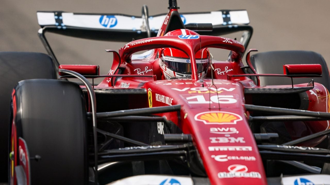Il team radio furioso di Leclerc negli ultimi giri a Spa, non può trattenersi: "Lasciami in pace"