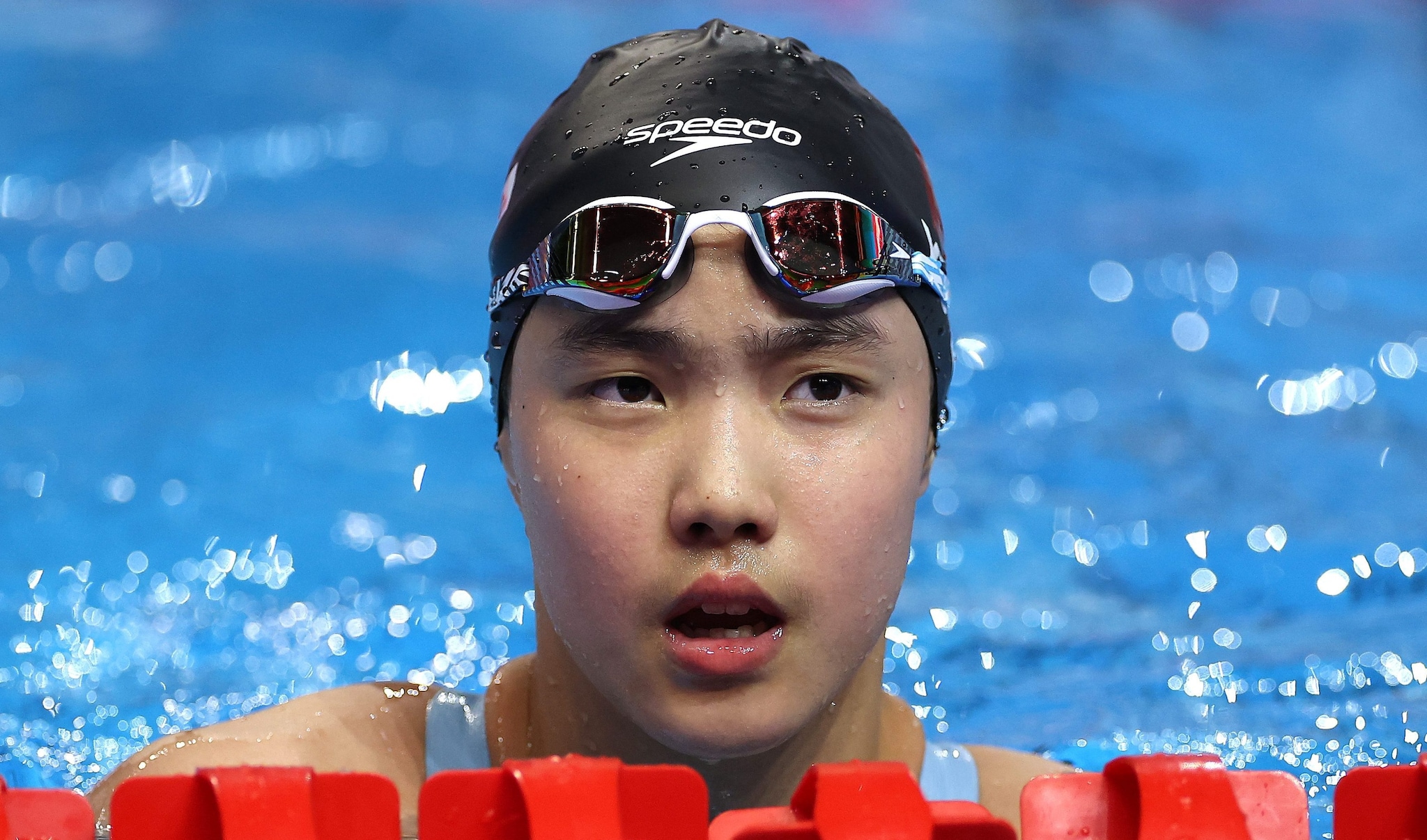 Chi è Yu Zidi, la "bambina d'acciaio" di 12 anni: ai Mondiali di nuoto ha stracciato le regole