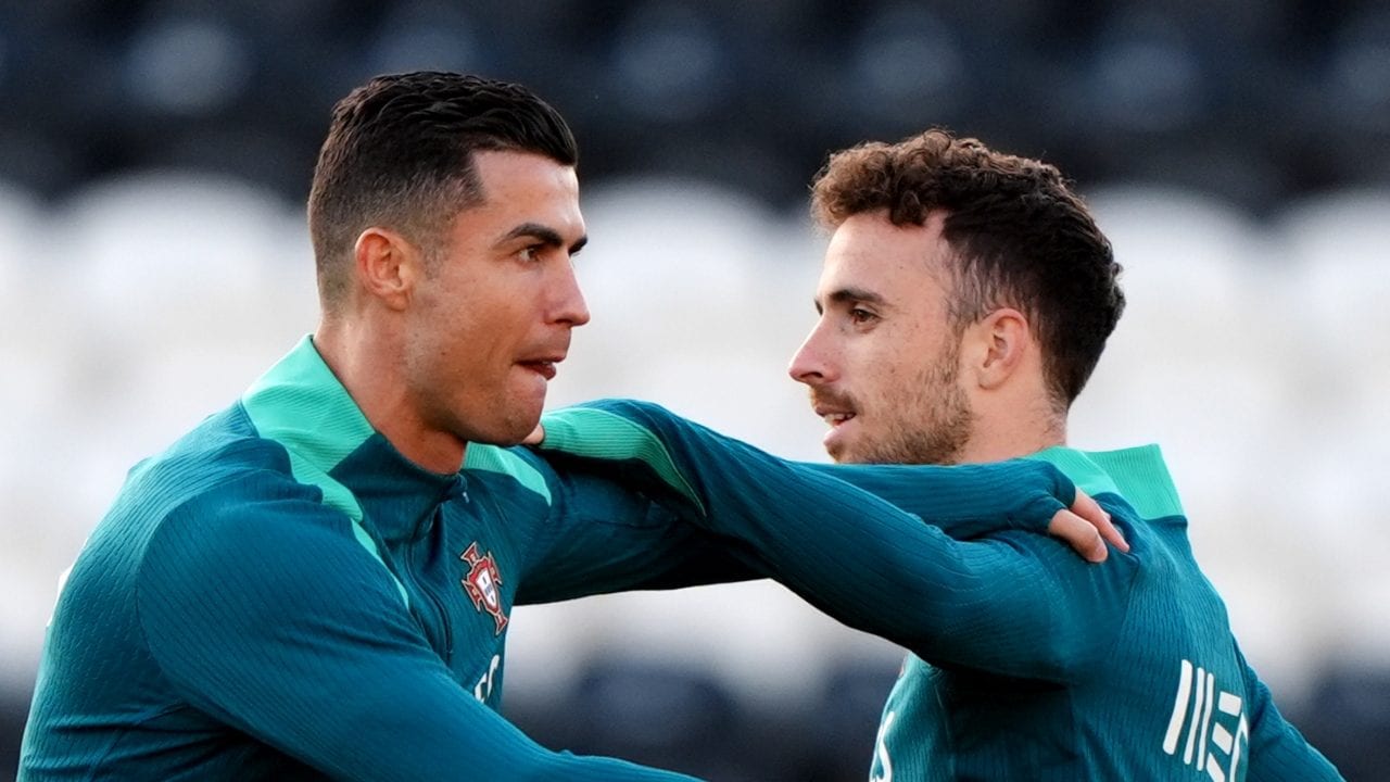 La sorella di Cristiano Ronaldo: “Siete vergognosi. Ricordatevi cosa successe ai funerali di papà”