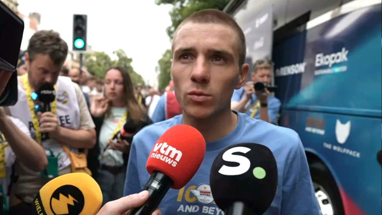 Evenepoel in ritardo e furioso al Tour, sotto accusa tutta la Soudal: "Errore stupido, abbiamo dormito"
