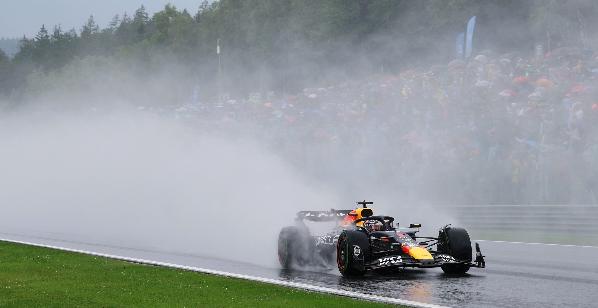 Perché in Formula 1 non si corre più sul bagnato, il caso delle gomme "full wet" che nessuno vuole