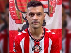 Xhaka si presenta al Sunderland con un video surreale: diventa virale, ma per il motivo sbagliato