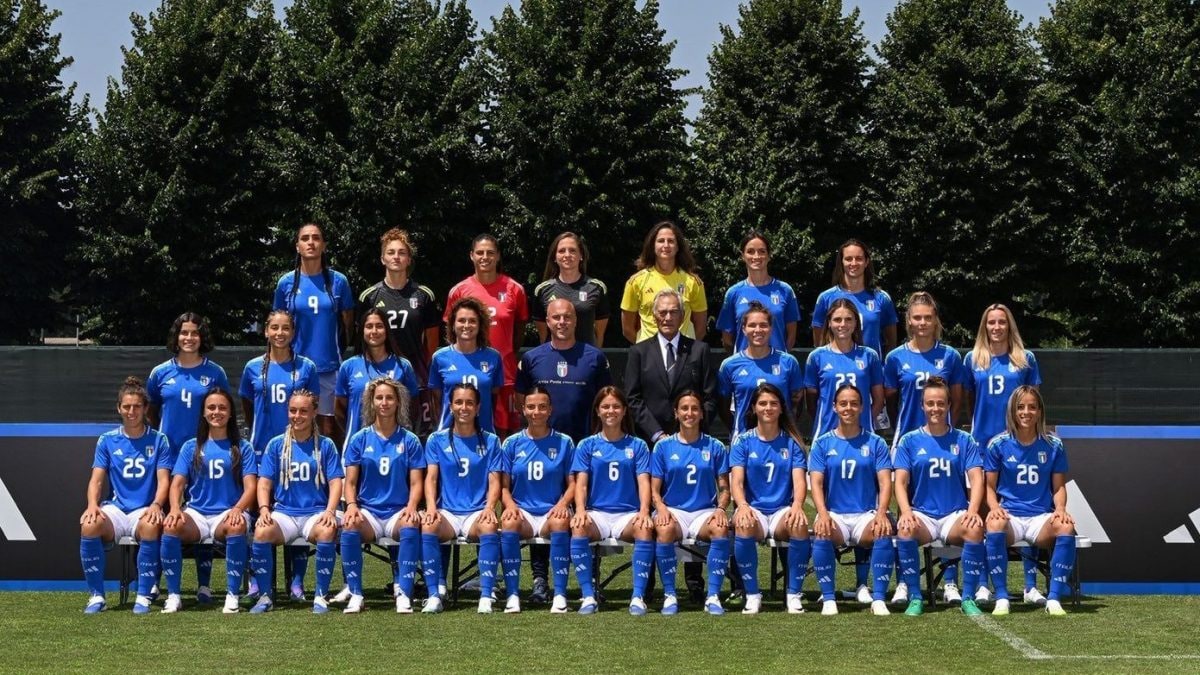 La foto ufficiale della Nazionale Italiana che parteciperà a Women’s EURO 2025.