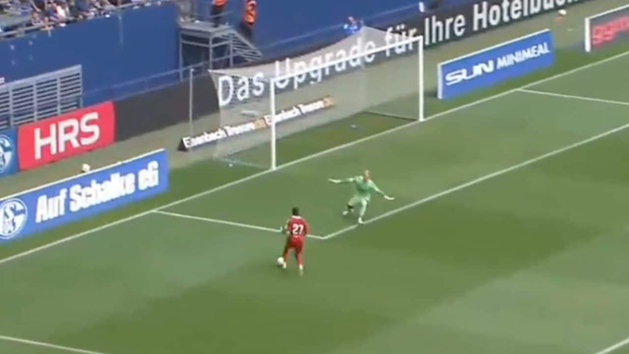 Karius sbaglia i tempi dell'uscita e spalanca la porta all'attaccante: l'errore è inspiegabile