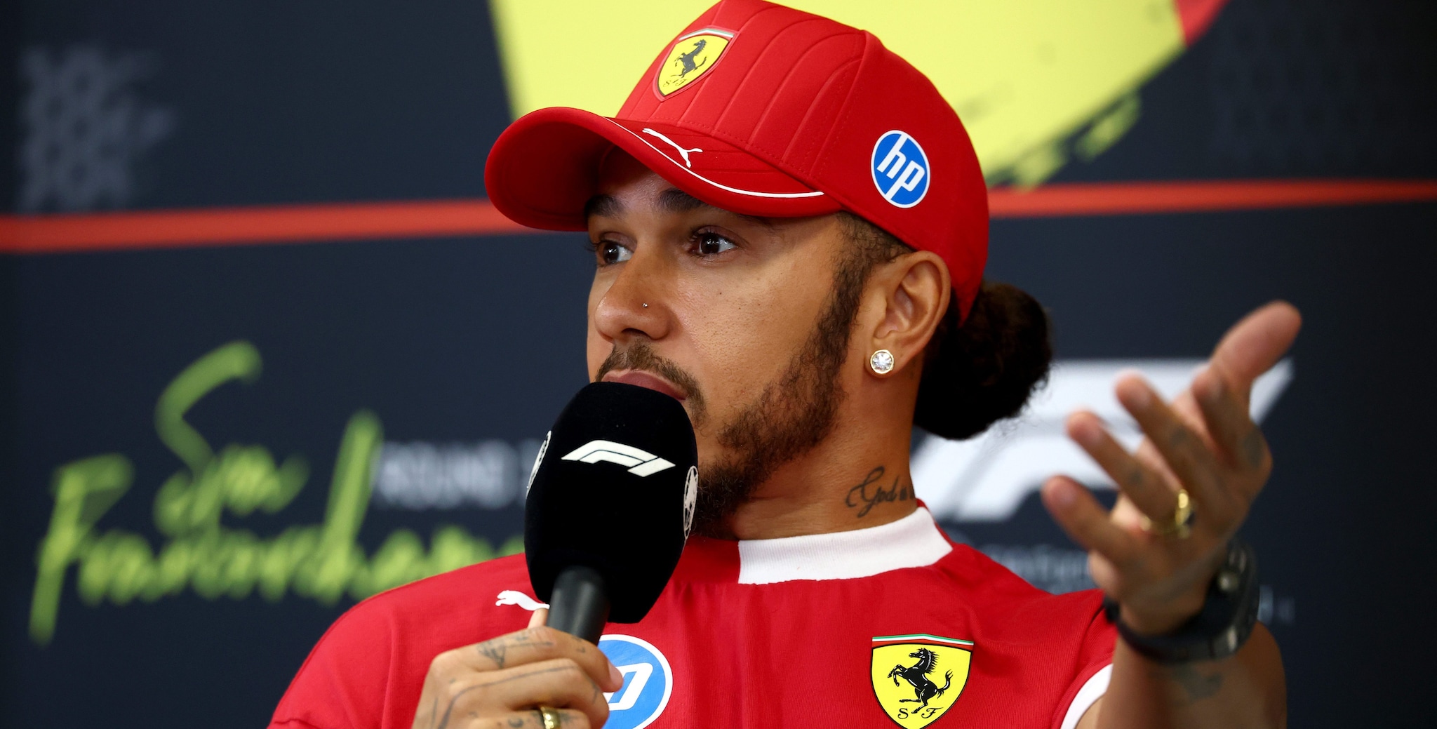 Hamilton ha presentato un documento alla Ferrari per la nuova F1: "Non ho molto tempo per vincere"