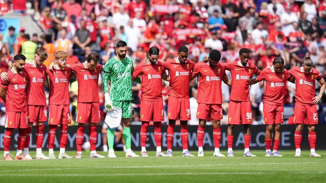 Liverpool in campo per la prima volta senza Diogo Jota: giocatori in lacrime a fine partita