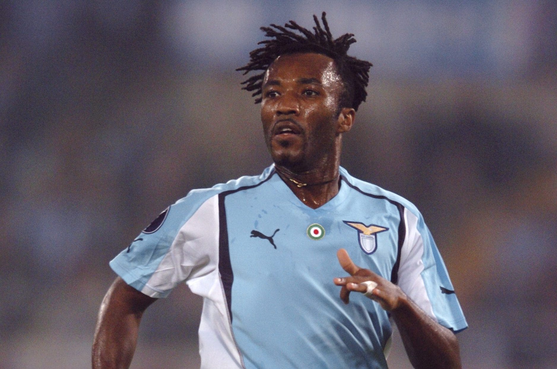 Christian Manfredini impegnato nel 2004 con la maglia della Lazio in Coppa UEFA