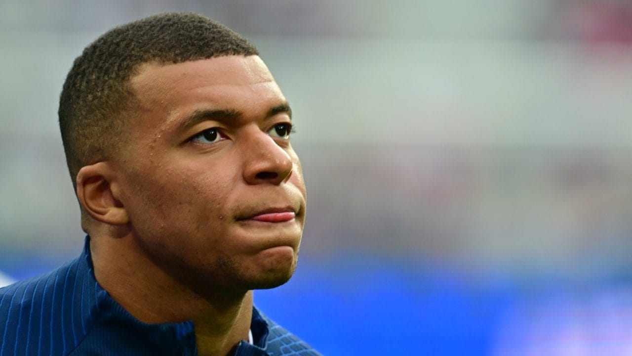 Mbappé nei guai per pagamenti irregolari alla security: la Procura di Parigi indaga