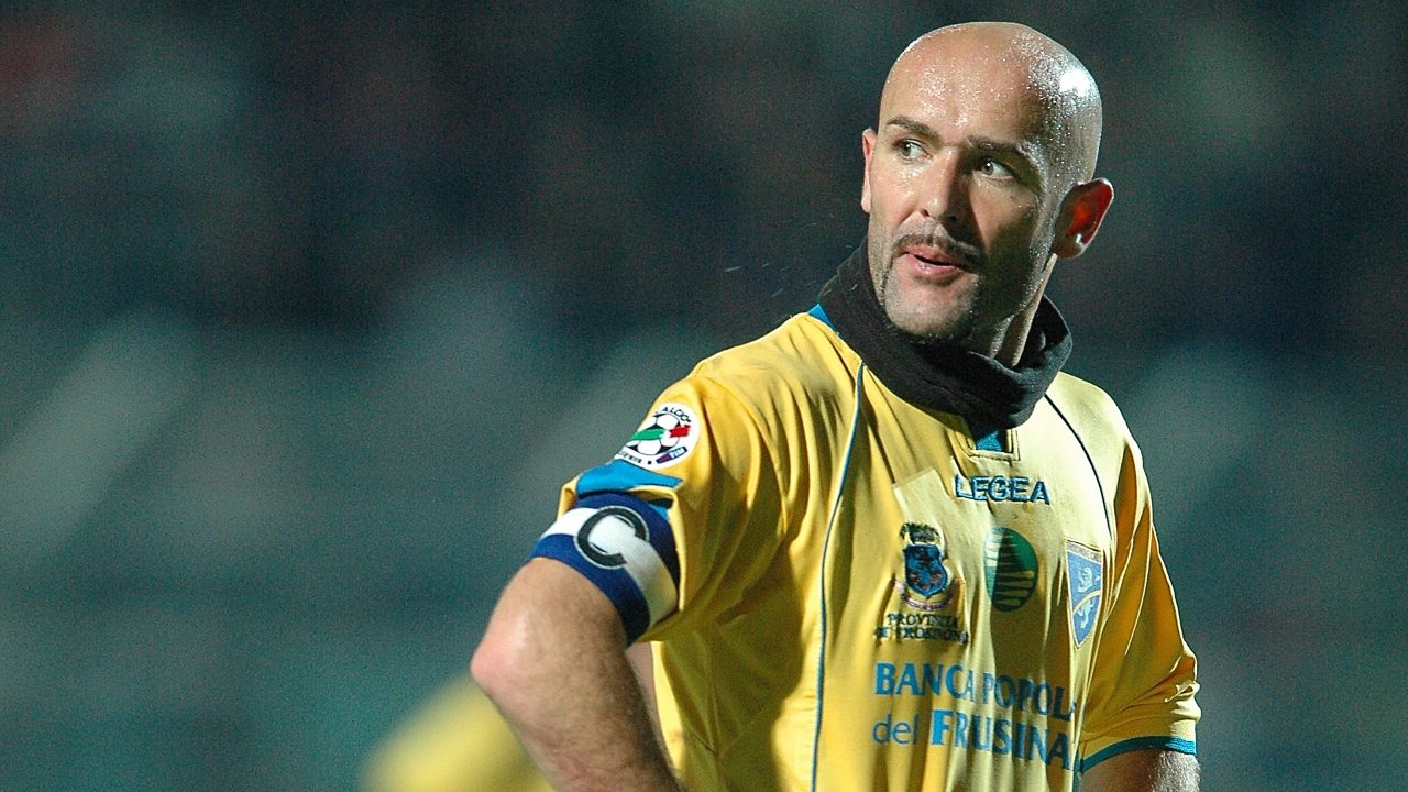 Paolo Antonioli è morto dopo una lunga malattia: l'ex capitano del Frosinone aveva 47 anni