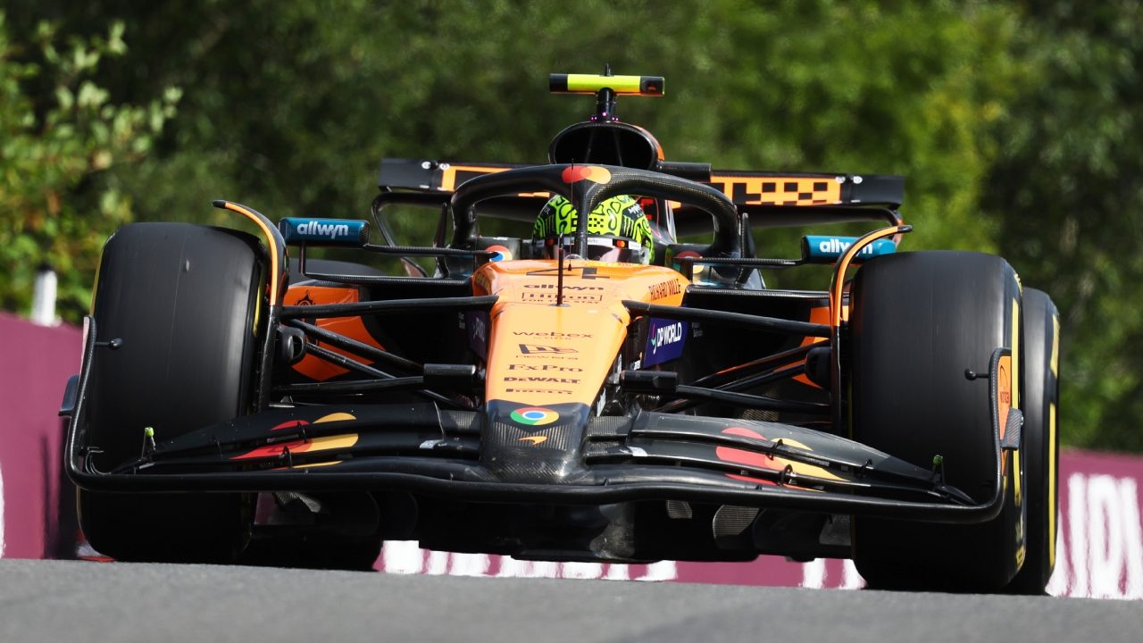 Lando Norris batte Piastri e fa la pole nel GP Belgio, Leclerc beffa Verstappen ed è terzo a Spa