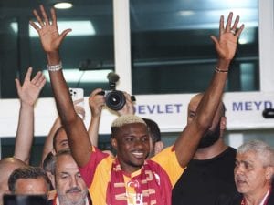 Osimhen al Galatasaray, il comunicato ufficiale: le cifre, l&#8217;ingaggio e i dettagli dell’operazione