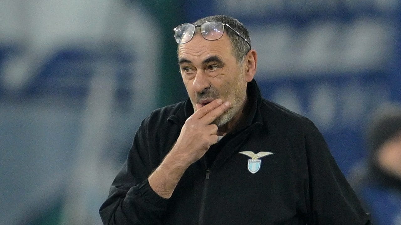 Maurizio Sarri ricoverato in clinica per accertamenti dopo non aver diretto l'allenamento della Lazio