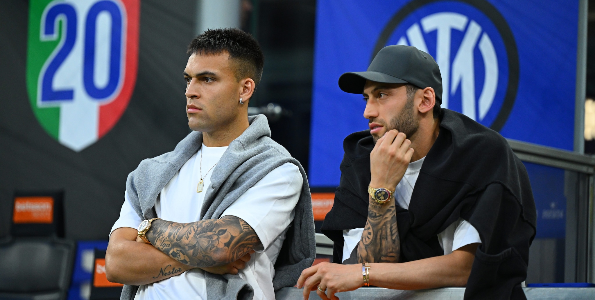 Lautaro chiama Calhanoglu ma la telefonata di chiarimento è un mezzo flop: l'Inter resta una polveriera