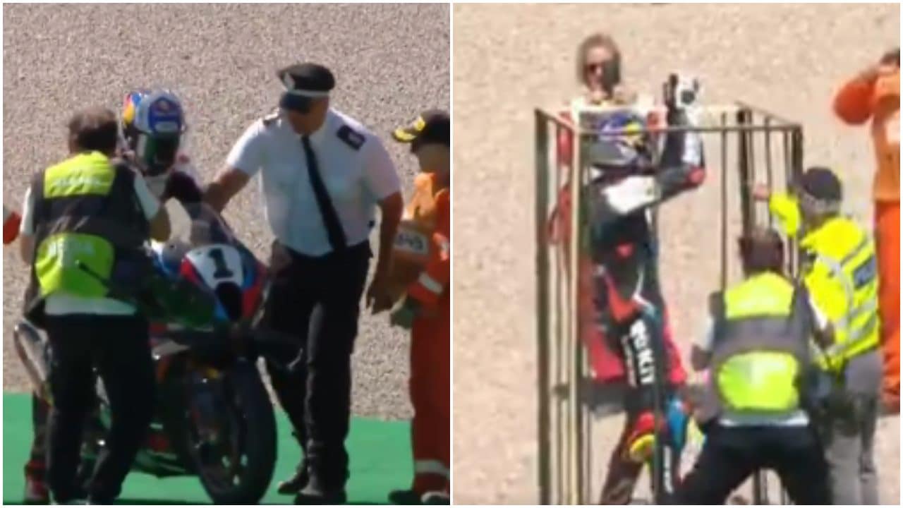 Toprak arrestato dalla polizia e chiuso in gabbia dopo la vittoria a Donington: ma è una pagliacciata