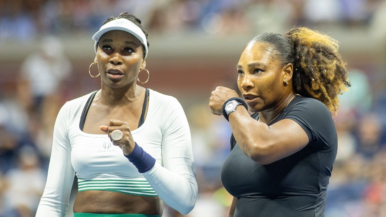 Venus Williams racconta l'allenamento con la sorella Serena a 43 anni: "Cose che non si insegnano"
