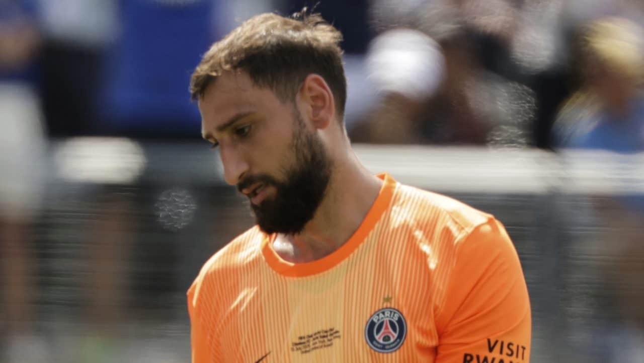 Donnarumma fatto fuori dal PSG, il suo cerchio magico non ci crede: una domanda è ricorrente