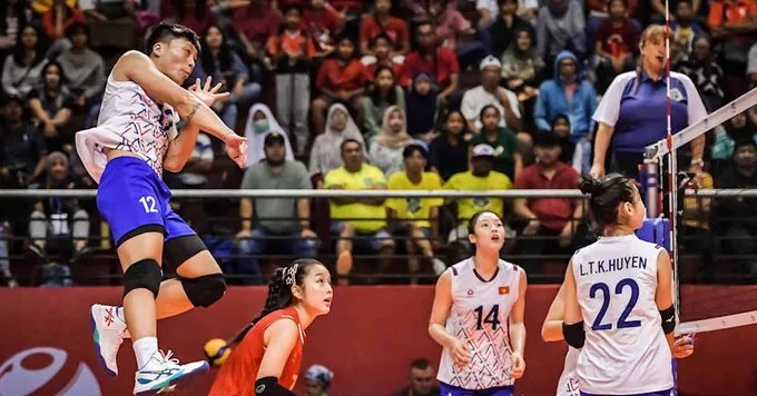 La capitana del Vietnam U21 Dang Thi Hong in schiacciata