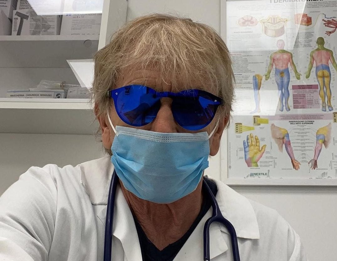 Boranga è tuttora un medico, specializzato in cardiologia e medicina dello sport