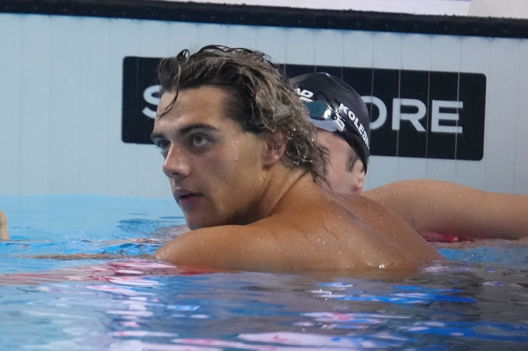 Thomas Ceccon ha già vinto tre medaglie ai Mondiali di Singapore: due argenti e un bronzo