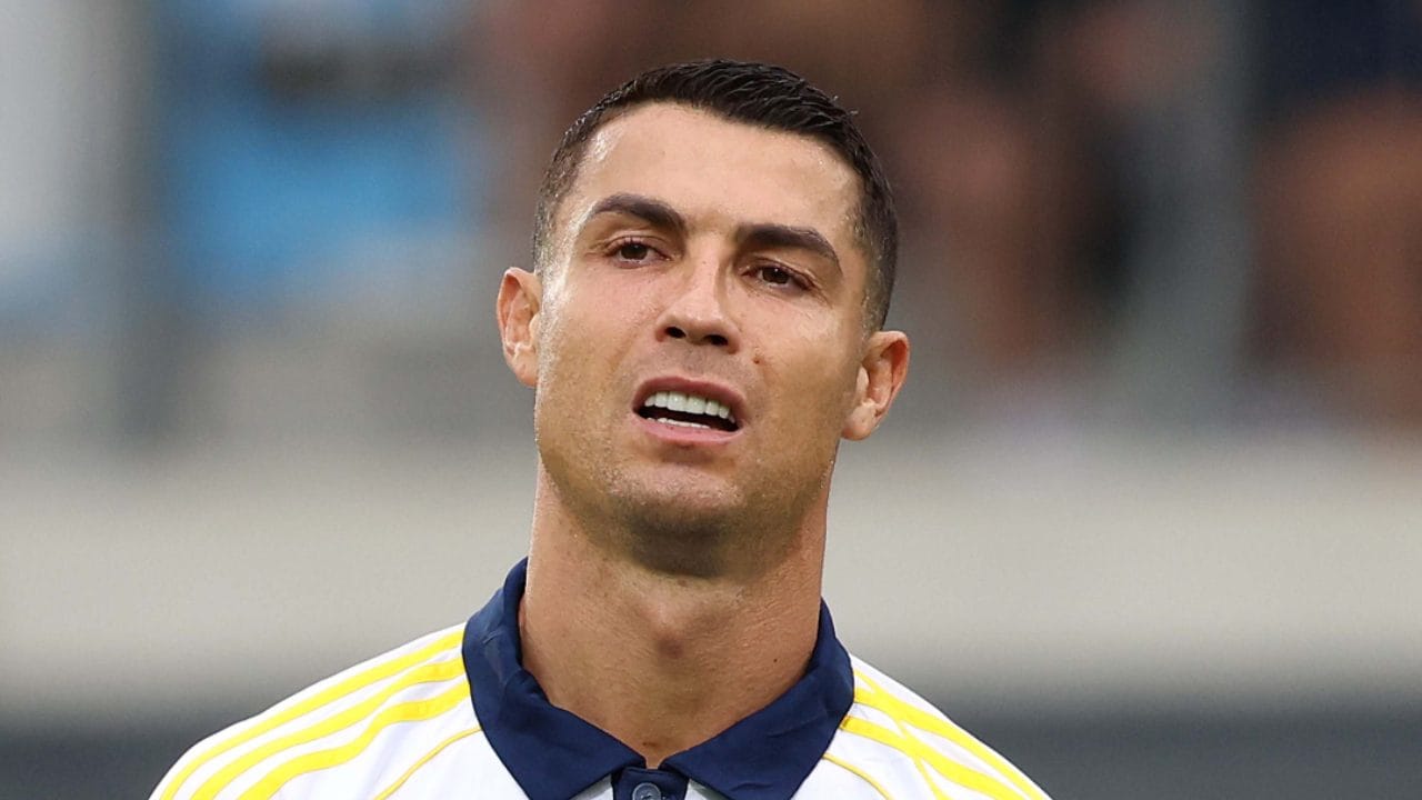 Cristiano Ronaldo distrugge il Pallone d'Oro: ma così cancella anche i cinque che ha vinto lui