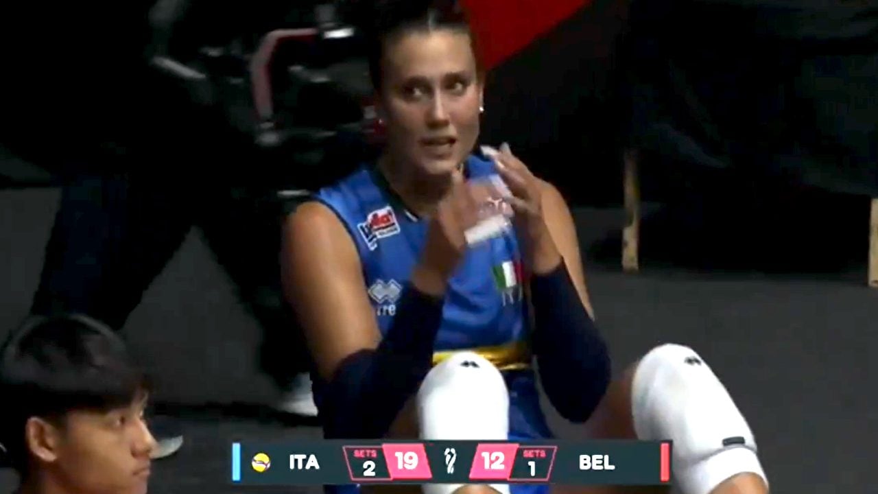 Anna Danesi a bordo campo in Italia–Belgio per il malessere accusato