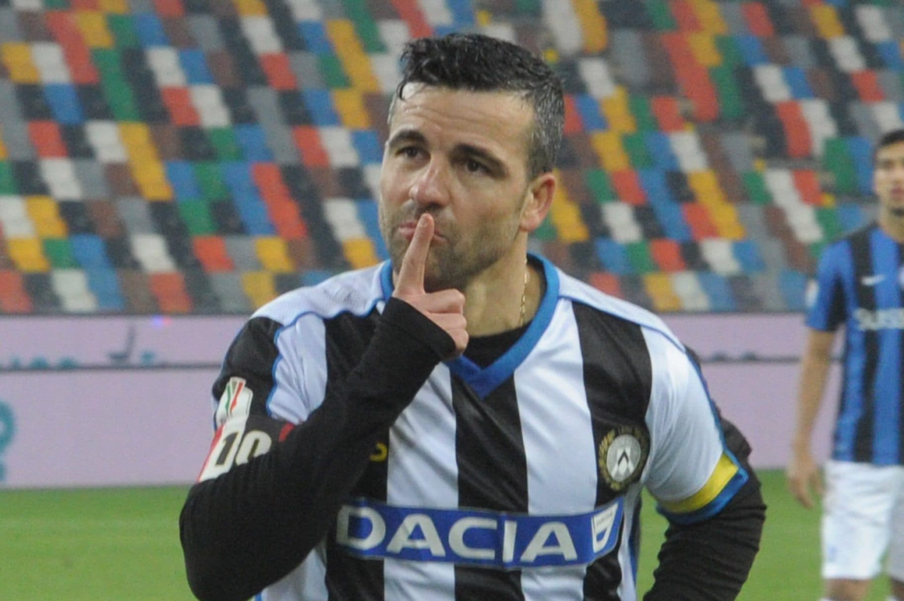 Antonio Di Natale esulta dopo uno dei suoi tantissimi gol: in Serie A ne ha segnati 209 tra Empoli e Udinese