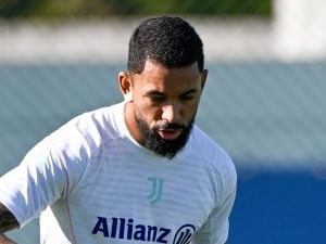 La richiesta della Juventus per cedere Douglas Luiz: i bianconeri avvisano i due club interessati