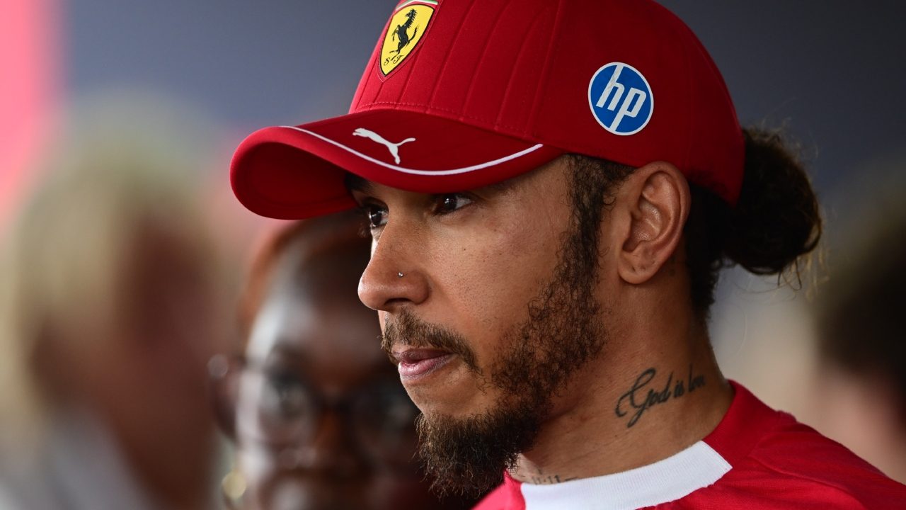 Lewis Hamilton è devastato ma spazza via tutte le voci cattive: "No, io amo ancora correre"