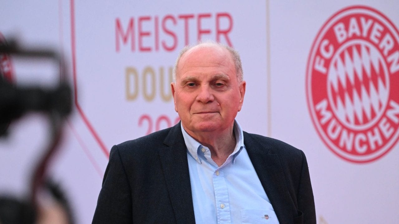 Hoeness ricoverato d’urgenza per un malore: spavento per il presidente onorario del Bayern Monaco