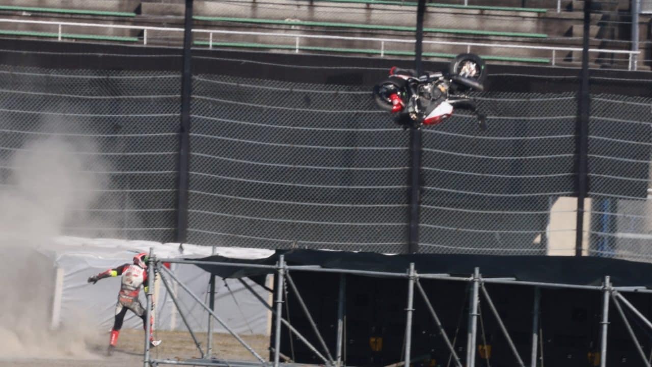 Spaventoso incidente per Jack Miller alla 8 ore di Suzuka: la moto prende il volo dopo lo schianto