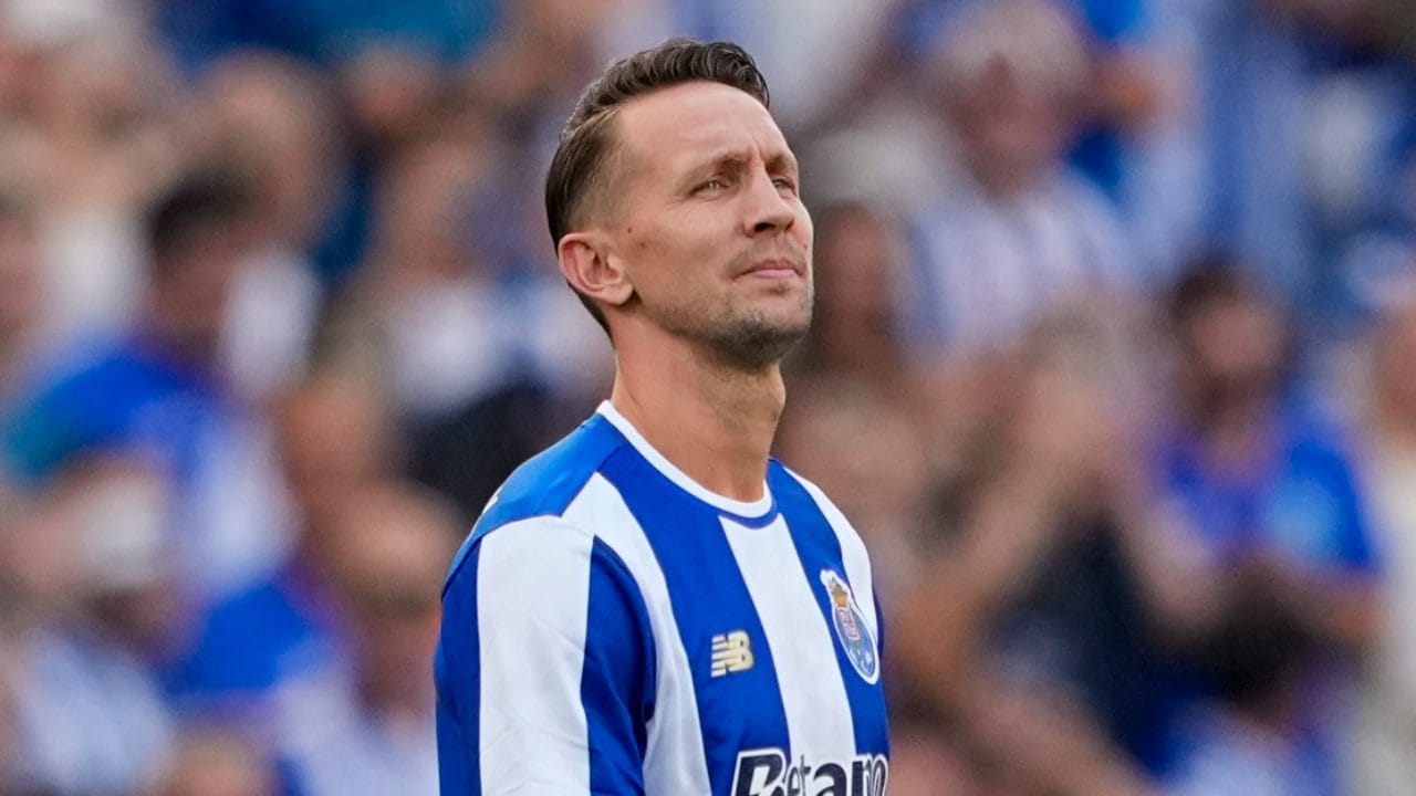 Come ha fatto il Porto a nascondere l'acquisto di De Jong presentandolo direttamente ai tifosi