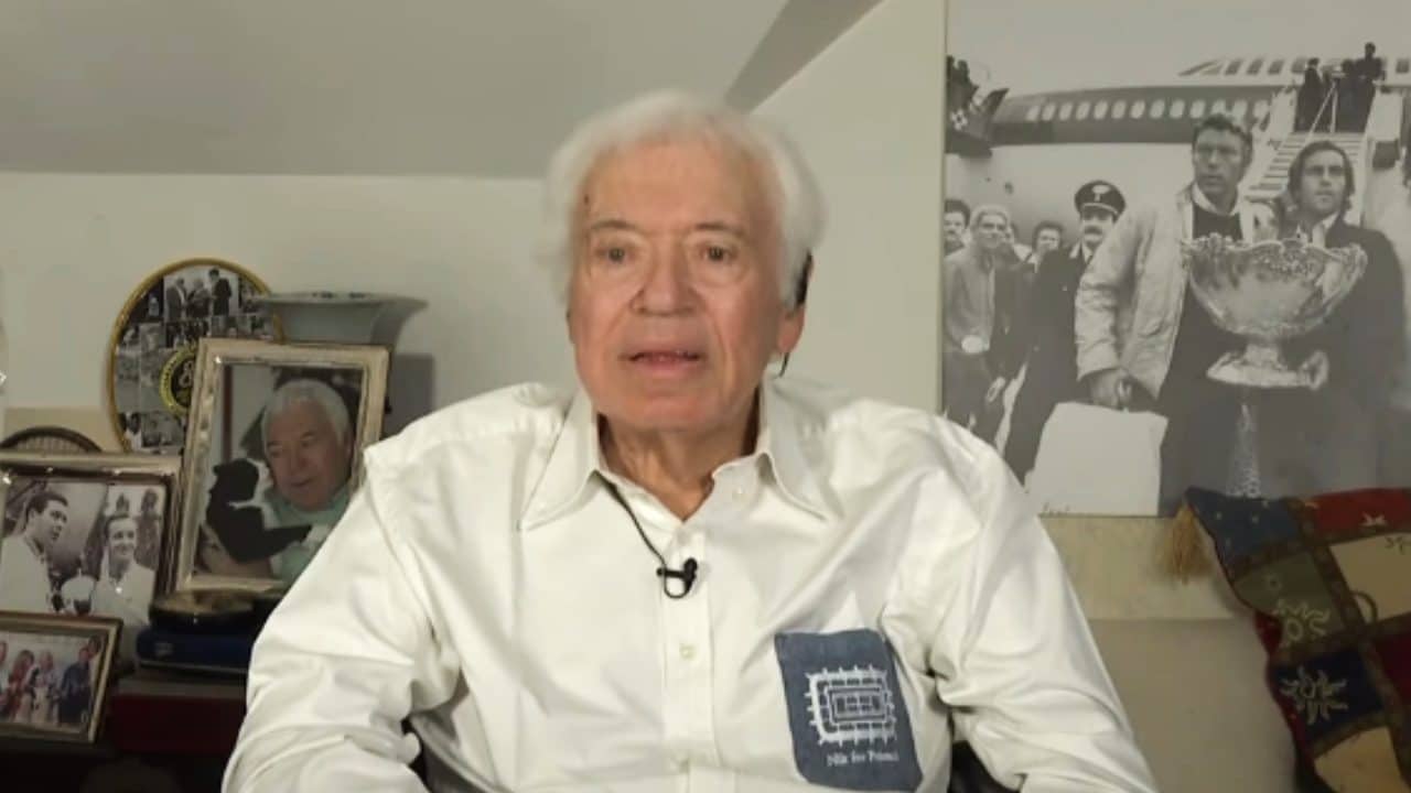 Nicola Pietrangeli non ce la fa più: "Che ci sto a fare? Sono una larva. Aspetto..."