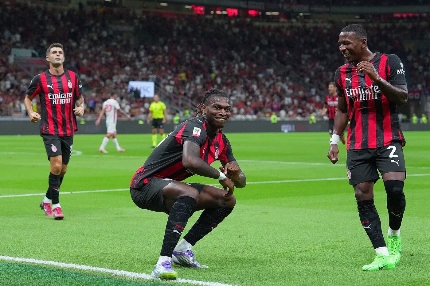 La gioia di Leao per il gol in Milan–Bari di Coppa Italia, la gara in cui si è infortunato