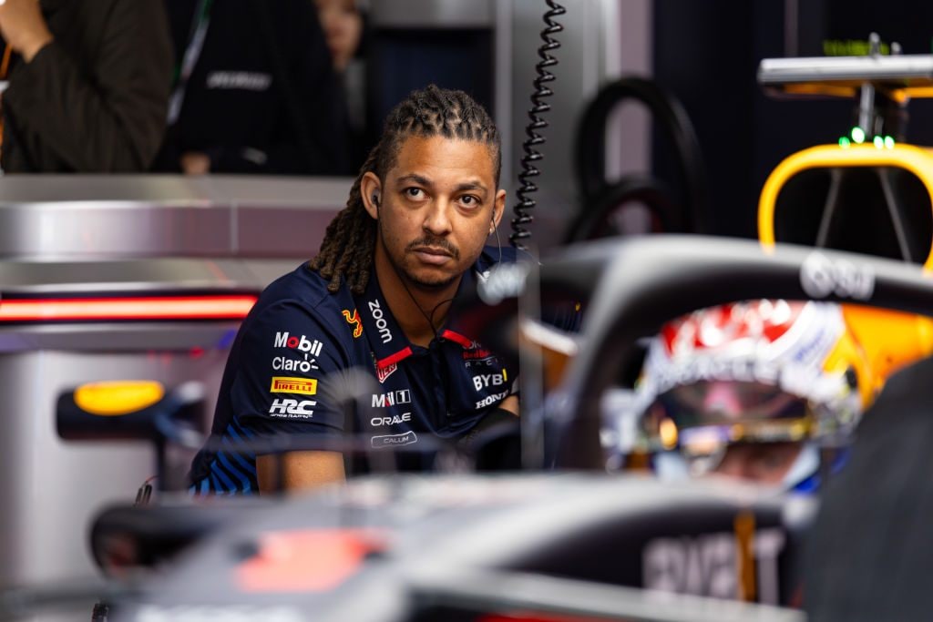 Calum Nicholas, ex meccanico della Red Bull: è stato al fianco di Verstappen negli anni dei titoli Mondiali.