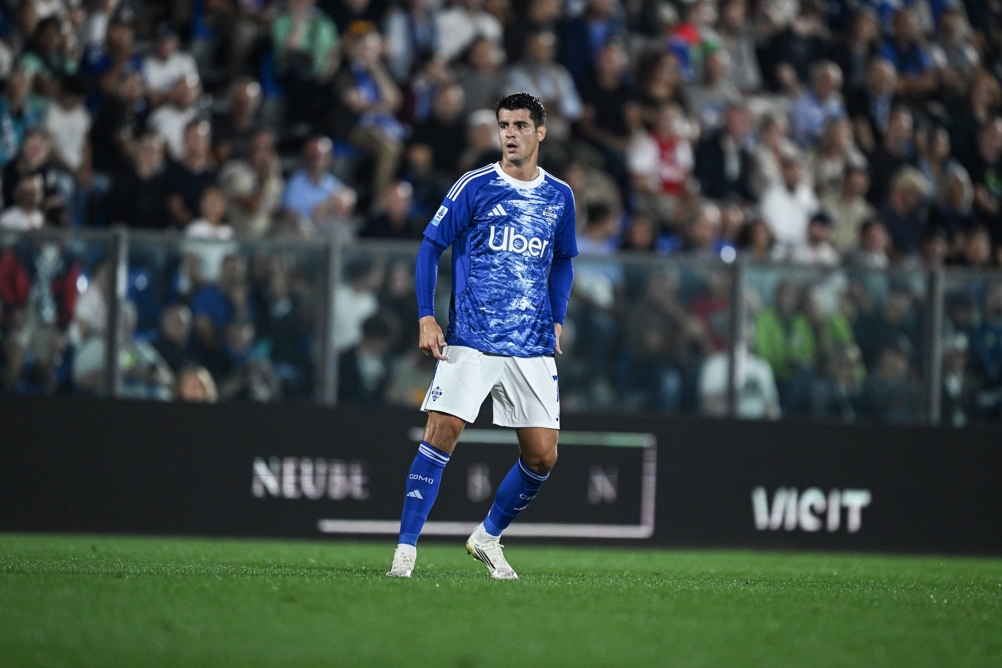 Alvaro Morata in campo contro il Genoa.
